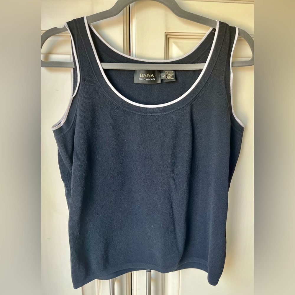 🍓 Dana Bachman. Size L. Black knit tank top with white trim.